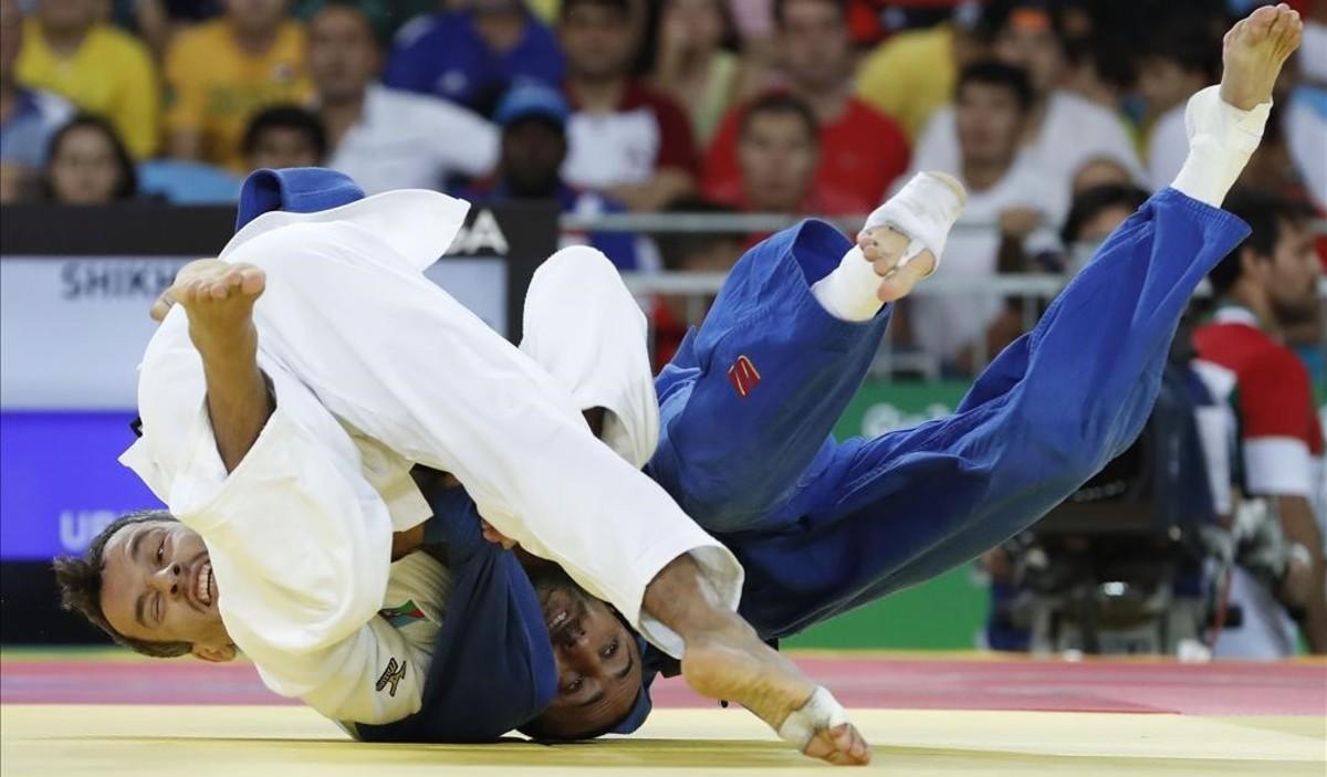 jmexposito34973500 azerbaijan s nijat shikhalizada  white  competes with spain 160807184945