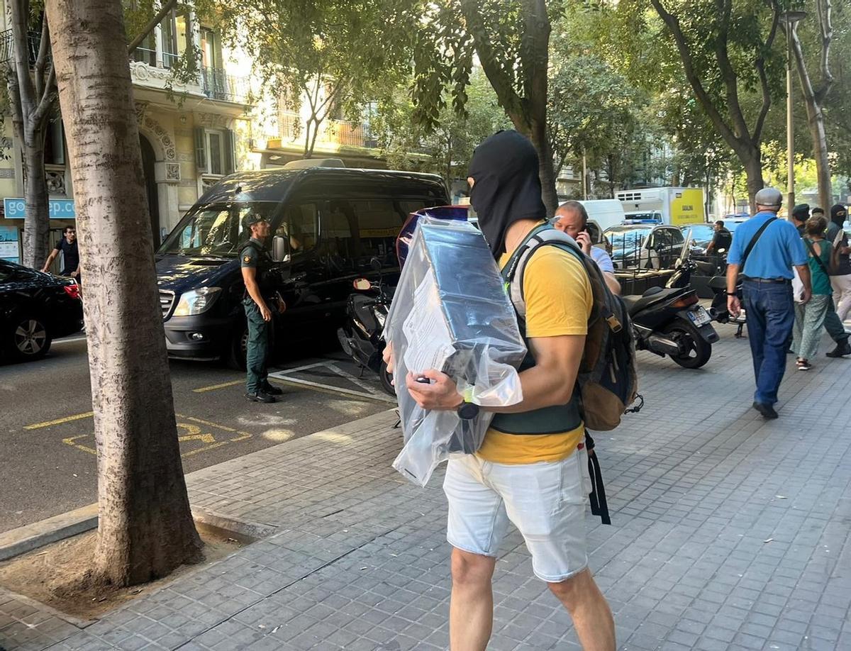 Operatiu de la Guàrdia Civil contra el tràfic de drogues i el crim organitzat a Barcelona Operatiu de la Guàrdia Civil contra el tràfic de drogues i el crim organitzat a Barcelona