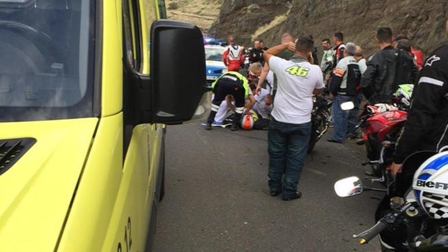 Motorista herido en la carretera de La Aldea