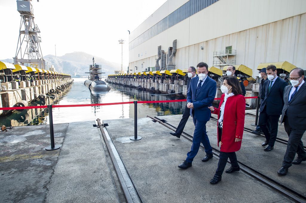 Margarita Robles visita las instalaciones de Navantia en Cartagena