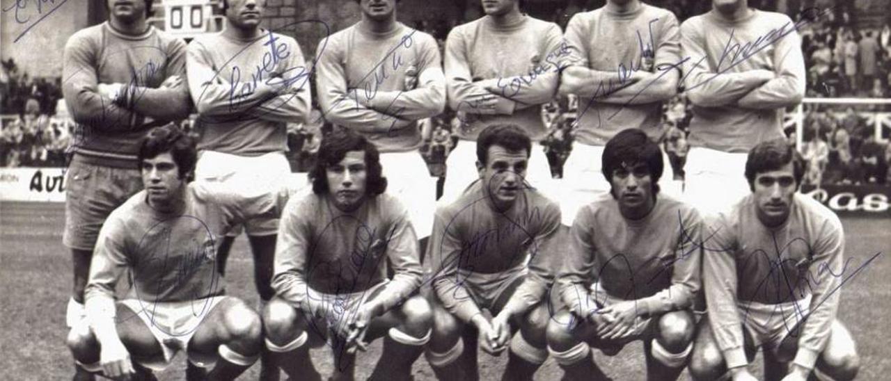 El once inicial del Oviedo frente al Athletic de Bilbao en San Mamés el 26 de noviembre de 1972. Arriba, por la izquierda, Lombardía, Carrete, Tensi, Manuel Enrique, Iriarte y Chuso; abajo, Javier, Bravo, Marianín, Jacquet y Uría.