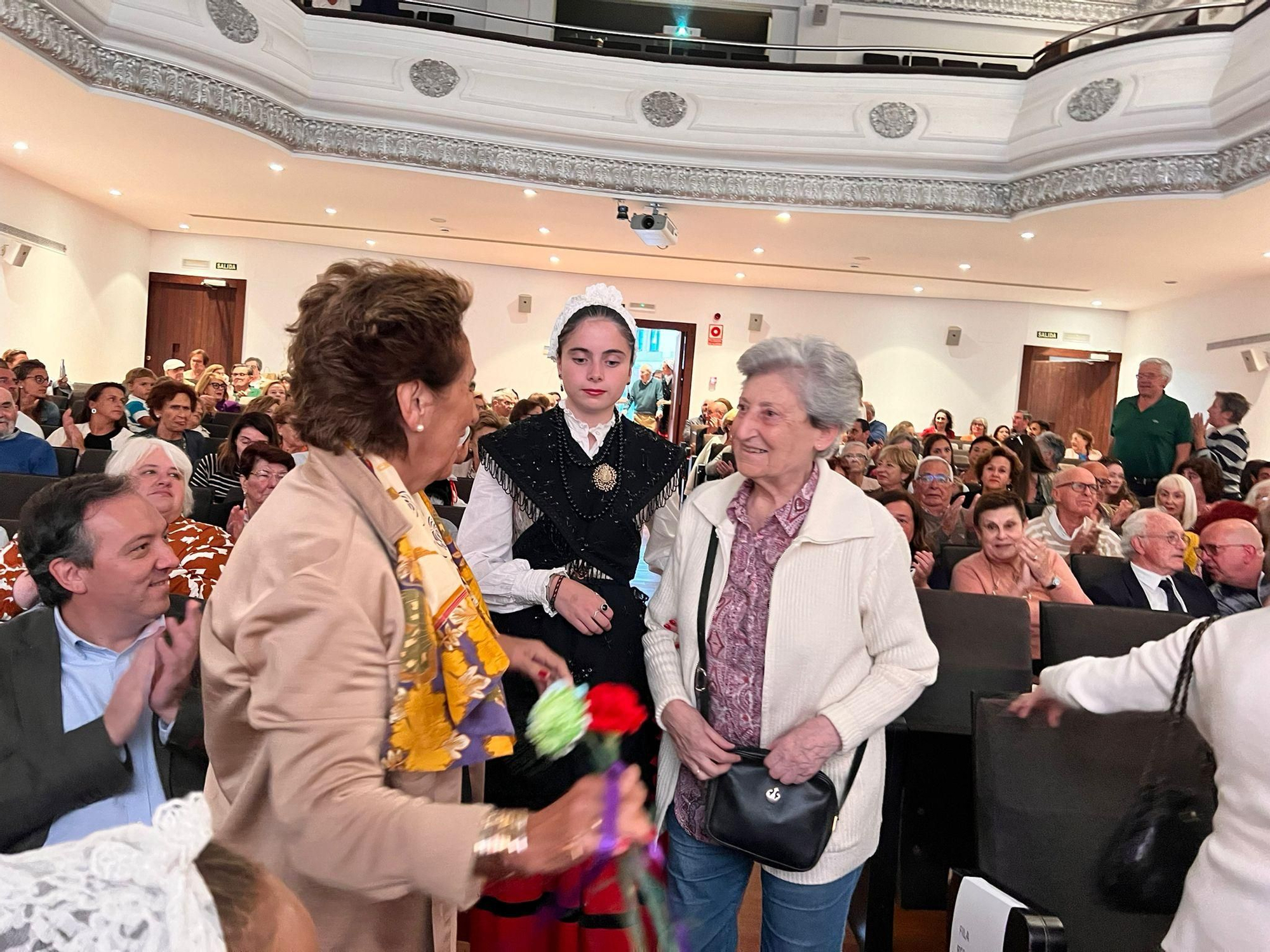 La Danza de la Virgen del Portal celebra 70  años con homenajes: así fue el acto de conmemoración en el Riera