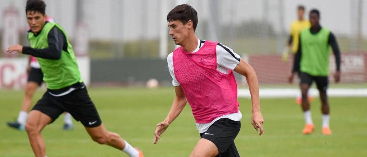 Pablo Pérez, durante un entrenamiento con el Sporting.