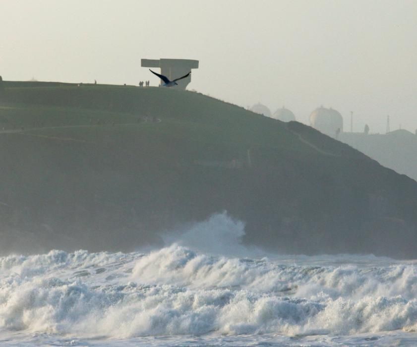 Oleaje en Gijón