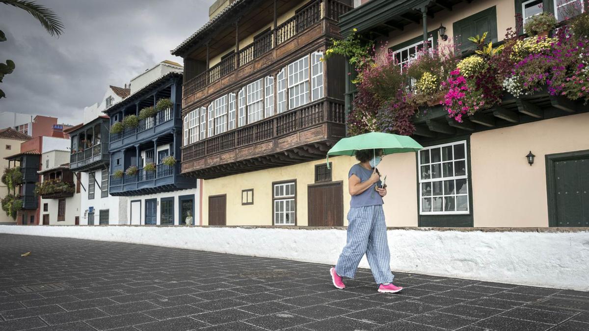 Santa Cruz de La Palma con ceniza emitida por el volcán.