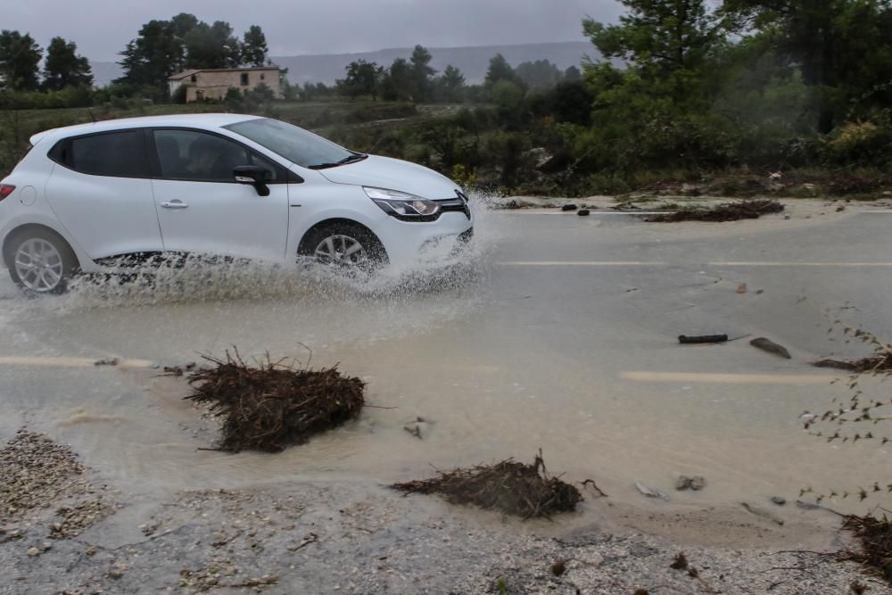 Destrozos en El Comtat por el temporal