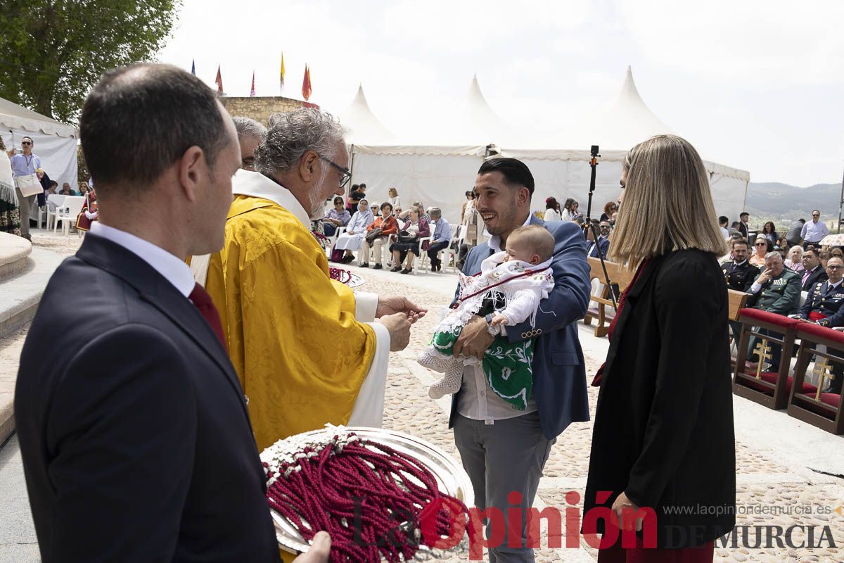 Fiestas de Caravaca | Imposición de cruces a los nuevos hermanos cofrades de la Vera Cruz