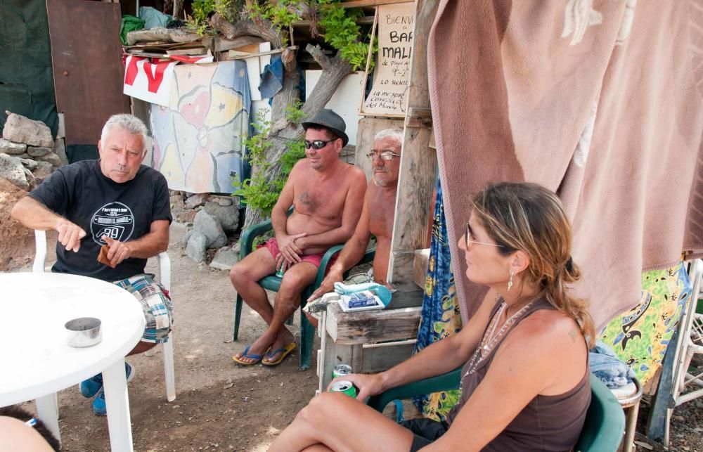 Afectados por la nueva playa de Tauro