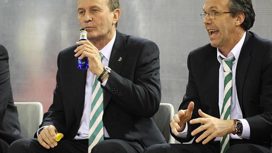 entrenador. Aíto García Reneses tiene claro que hay que pelear hasta el final y afirma que eso es lo que hizo ayer el Unicaja.