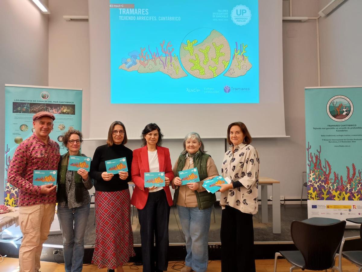 Por la izquierda, Javier Ruiz-Cuevas, Covadonga Oreja, Liliana Fernández-Peña, Montserrat López Moro, Sol Soberado y Griselda Coro, esta mañana, en el Antiguo Instituto.