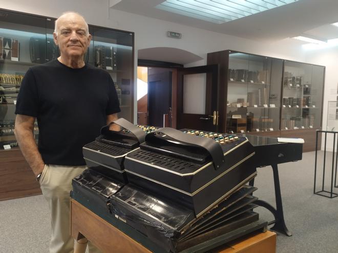 En imágenes, el nuevo instrumento de la colección "Acordeones" del Museo "Villa ya mercáu" de Grado