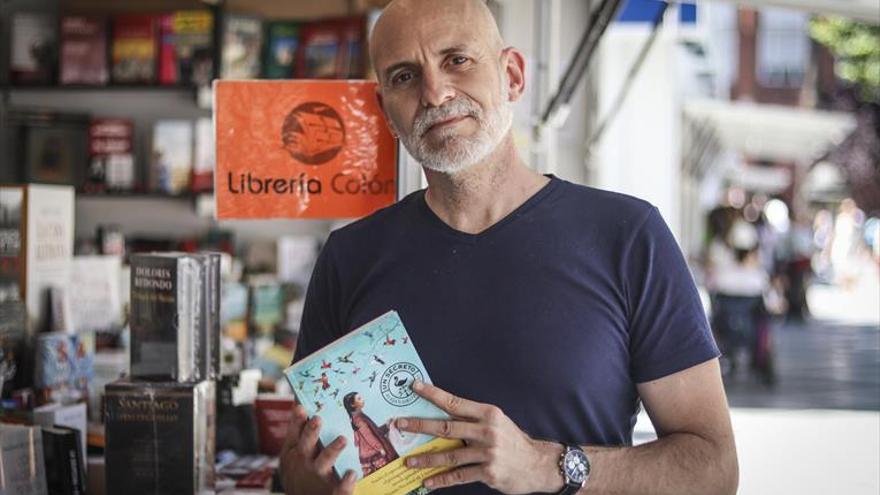 Alejandro Palomas: «Un libro no puede ser una terapia para el autor»