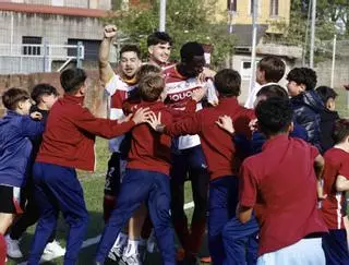La resaca de una goleada que trae cola en la Tercera asturiana: "No metían el pie, no había intensidad… cualquiera que vea dos partidos de fútbol lo sabe"