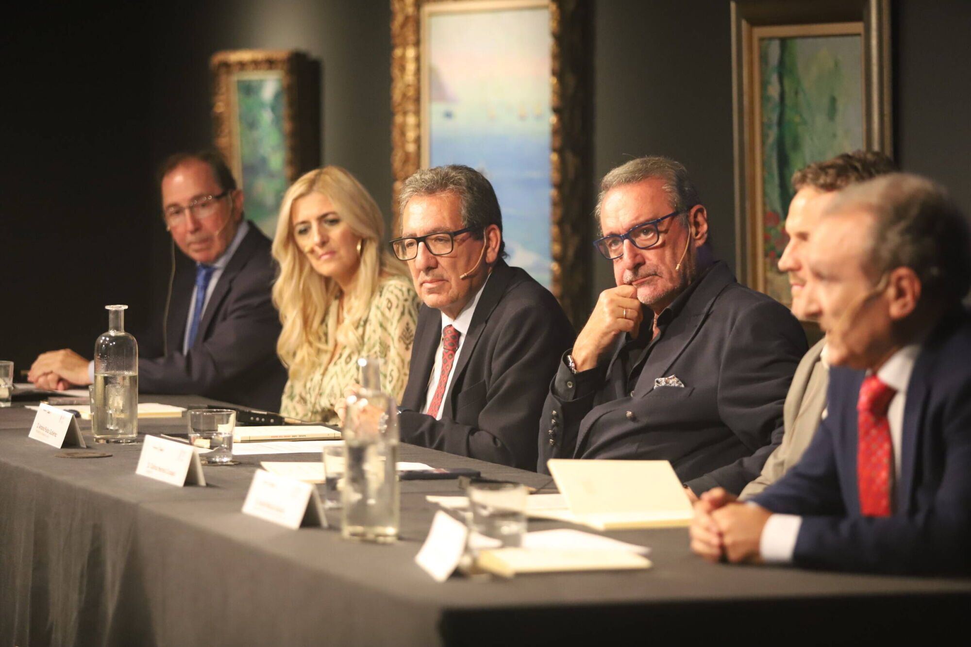 El acto celebrado en la sede de la Fundación Cajasol, contó con el periodista Carlos Herrera, como prologuista