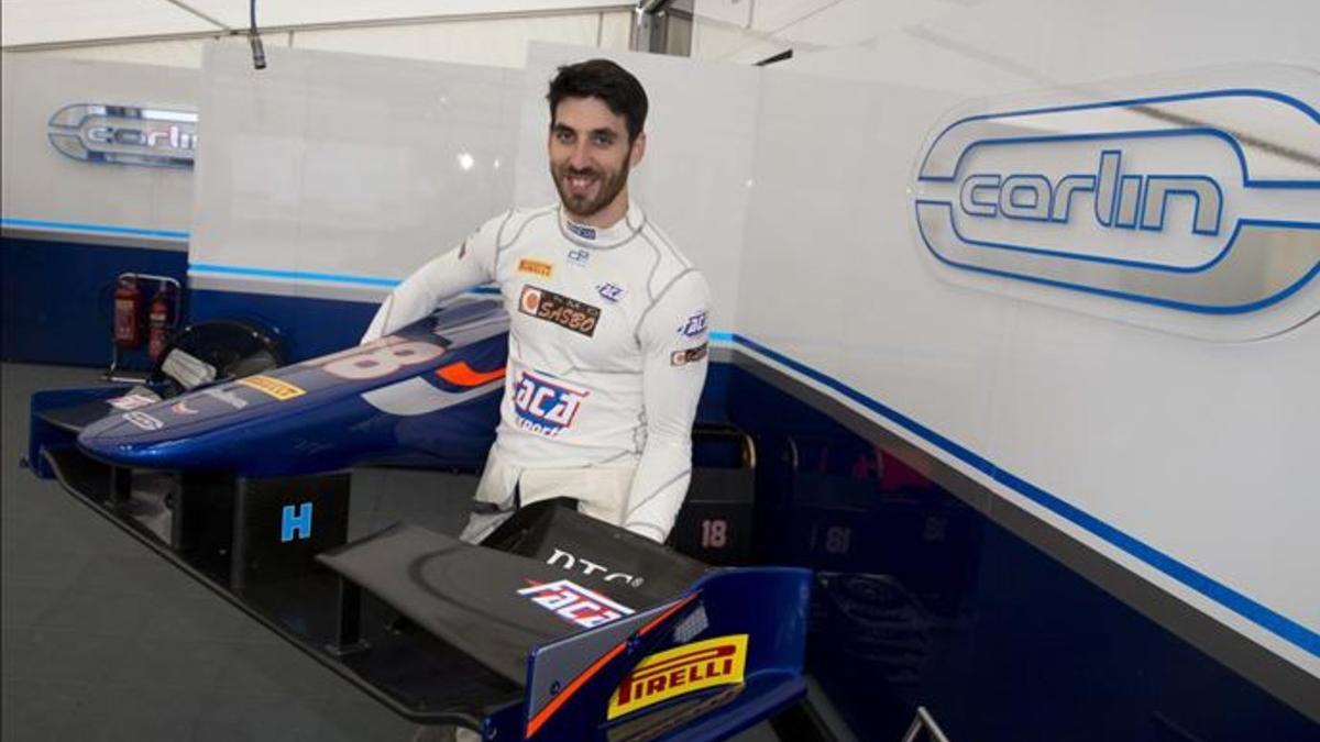 Sergio Canamasas, en el box del Team Carlin