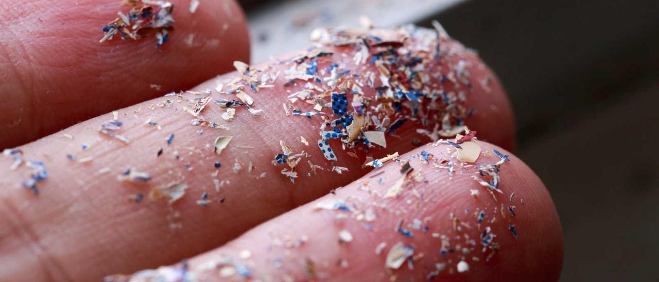 Los microplásticos invaden ya todo el planeta, incluidos los casquetes polares.