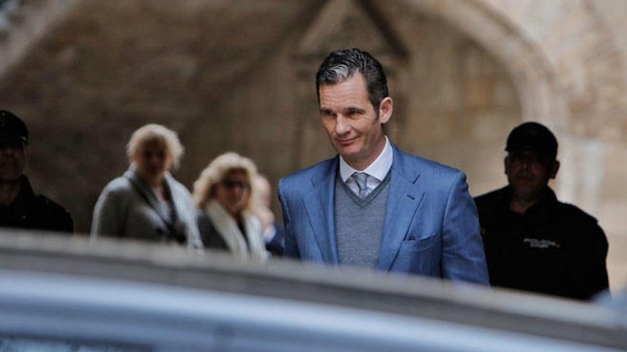 Iñaki Urdangarin saliendo de la Audiencia de Palma.