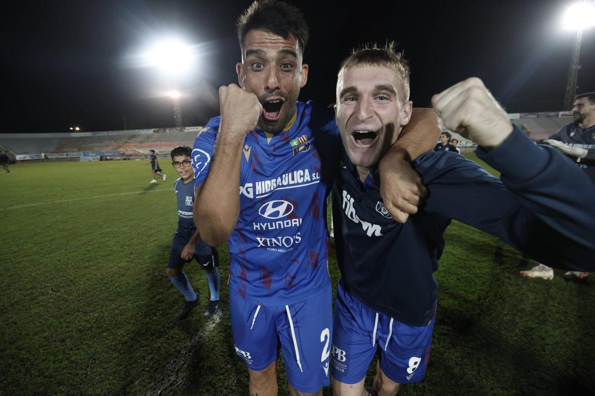 El Poblense celebra su clasificación para la Copa del Rey