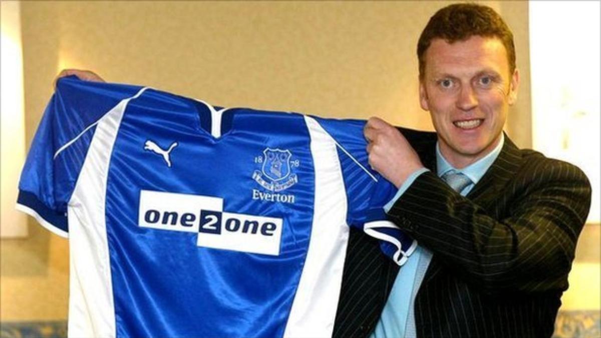 Moyes, presentado en 2002 con el Everton