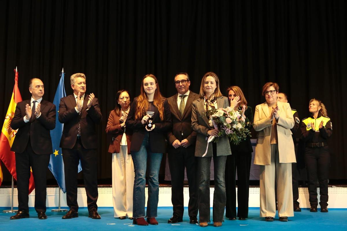 Entrega de reconocimientos en el Día de la Policía Portuaria.