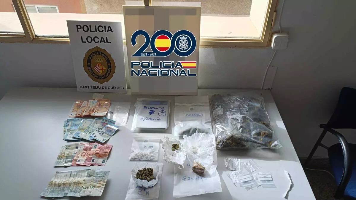 Desmantellat un punt de venda de droga a Sant Feliu de Guíxols amb tres detinguts