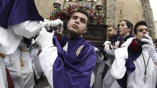 Los cofrades cacereños ya pueden pedir hora para el fisio