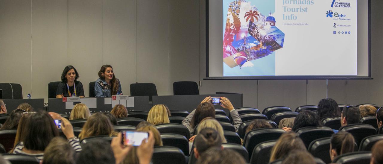 Imagen de archivo de una jornada sobre turismo de congresos en Elche