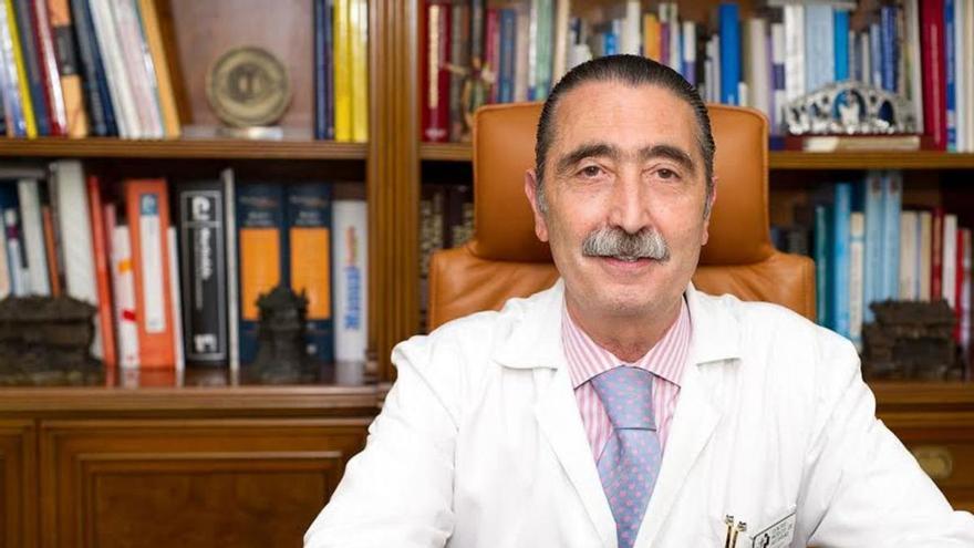 El doctor Fidel Asensio adelanta su jubilación por desavenencias con el Centro Médico