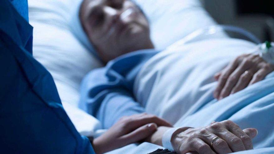 Los sanitarios de Aragón reciben una guía de apoyo para la práctica de la eutanasia