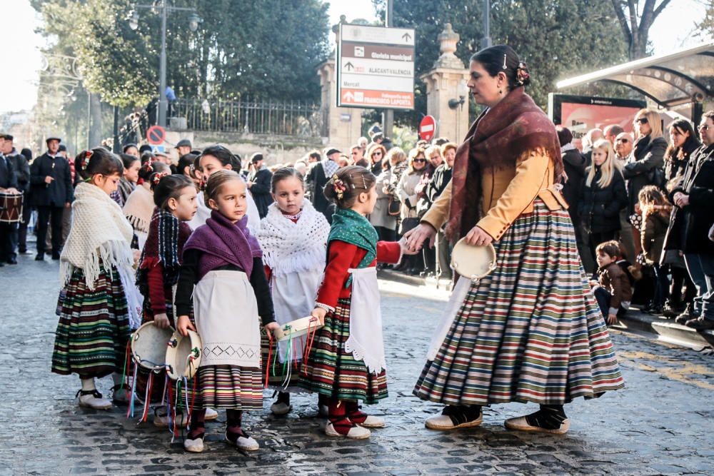 «Les Pastoretes» adoran al Niño en Alcoy