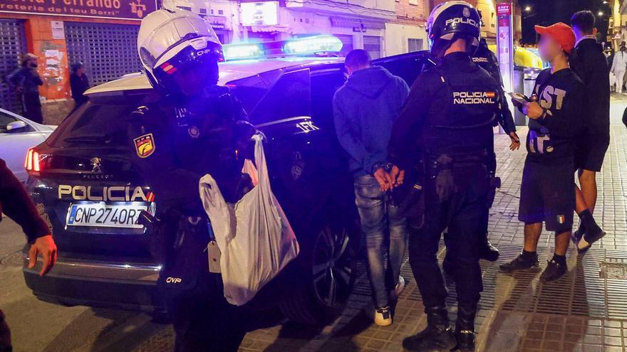 La Policía Nacional ya ha desarticulado este año 45 puntos de venta de droga en València