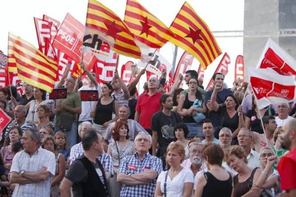 Miles de personas se manifiestan en Zaragoza