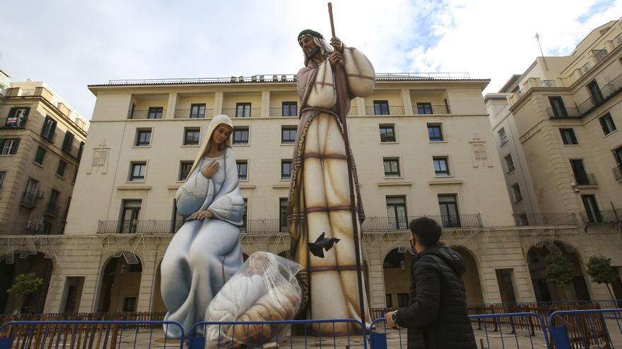 La llegada del Niño Jesús completa el Belén gigante de Alicante