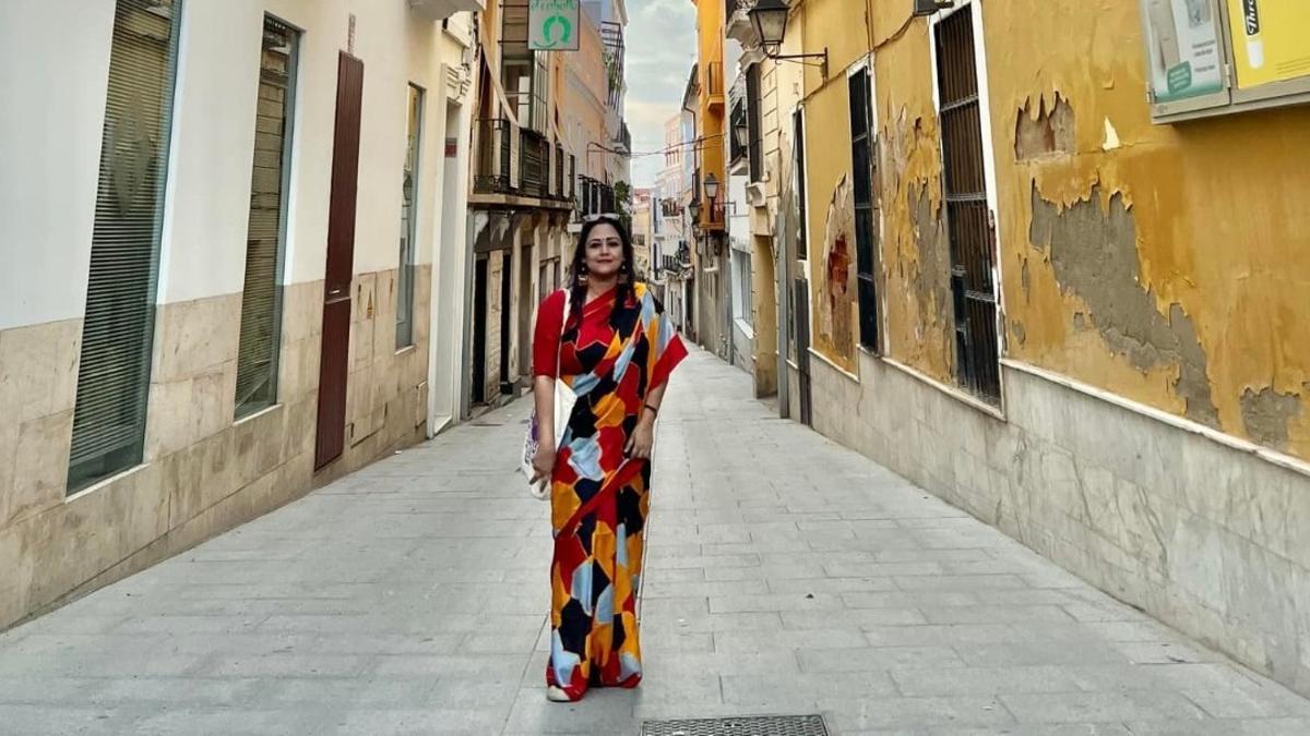 Sharmin Sultana Sumi en la calle Vicente Barrantes de Badajoz.