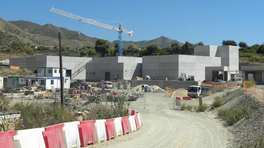 Estado que presentaban este miércoles las obras de la primera estación depuradora de aguas residuales que albergará Nerja.