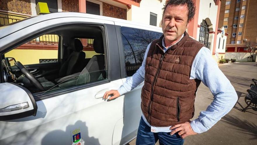 «Hay taxistas interesados, pero adaptar un eurotaxi es muy caro»