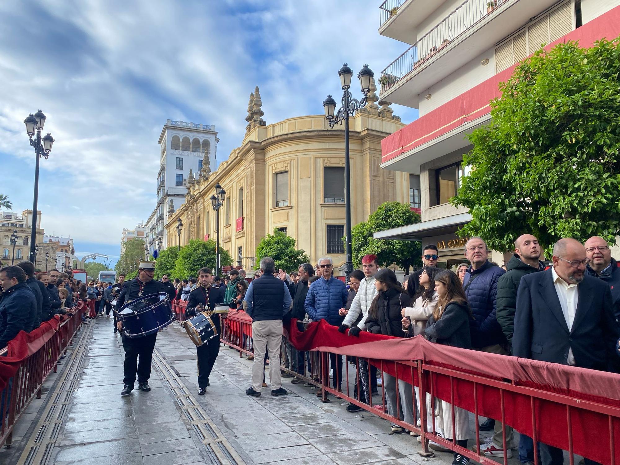 Músicos de la  A.M de la Encarnación de san Benito por la Avenida