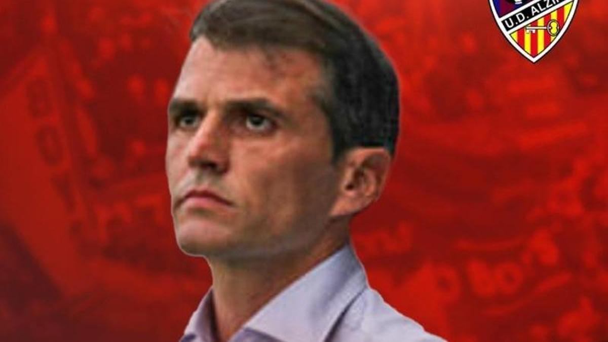 El Alzira ha dado la bienvenida a su nuevo técnico, David Porras.