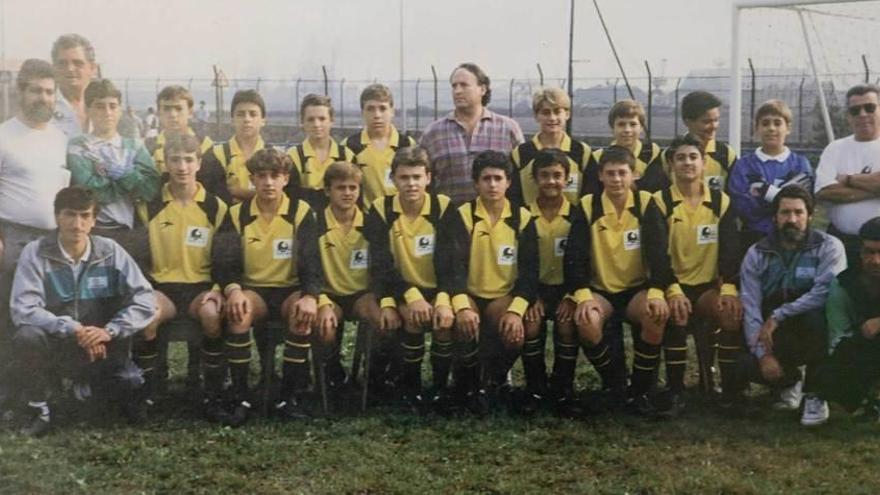 Primera plantilla del Puerto de Gijón, en la campaña 1989-90.