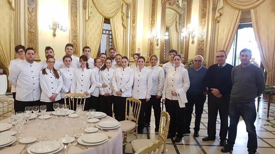 Jóvenes del programa Pice se forman en restauración