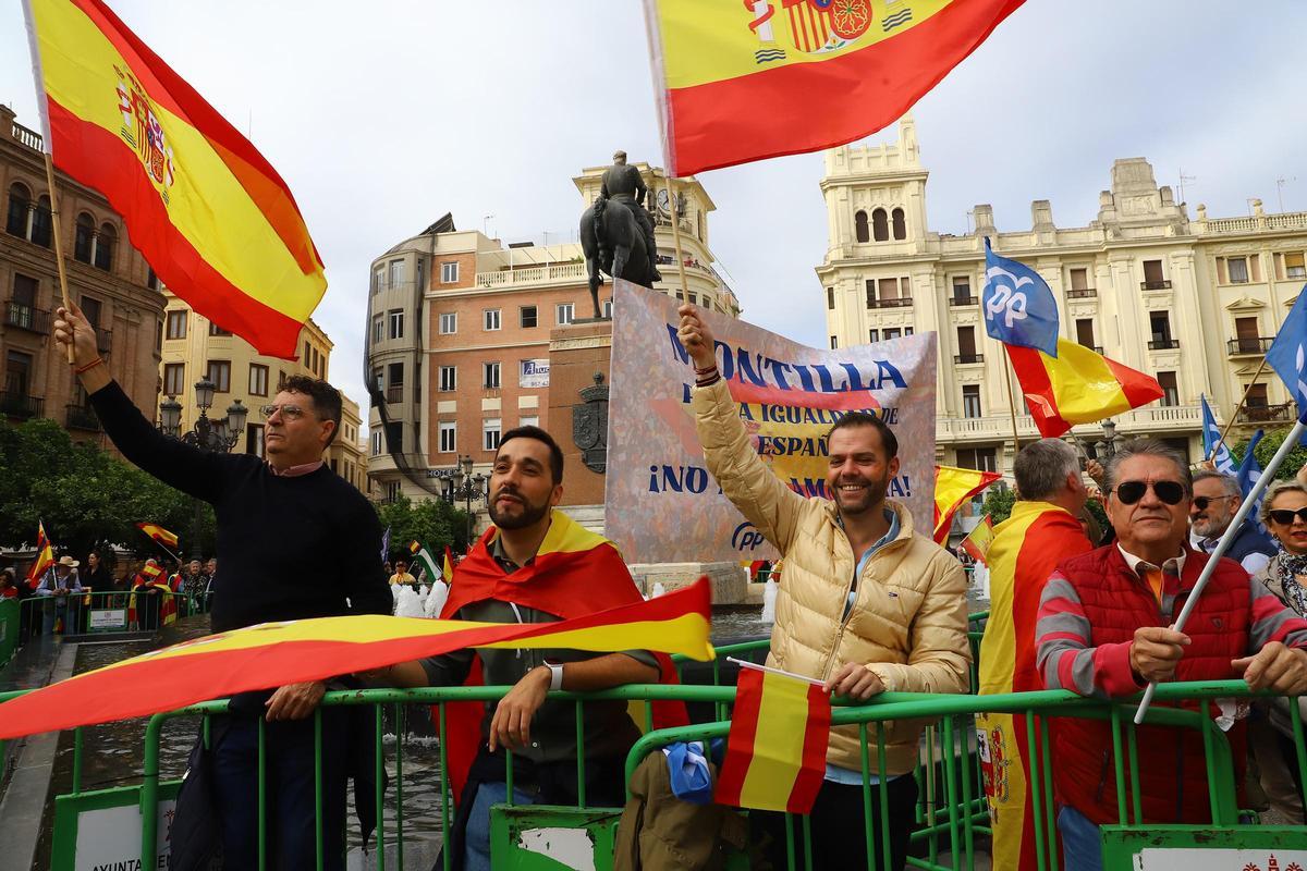 El PP de Córdoba congrega en Las Tendillas a miles de personas contra la amnistía