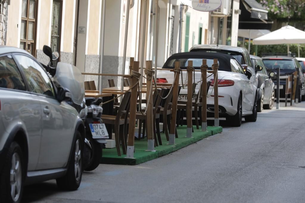 Comienzan a desmontar las terrazas en plazas de aparcamientos en Palma