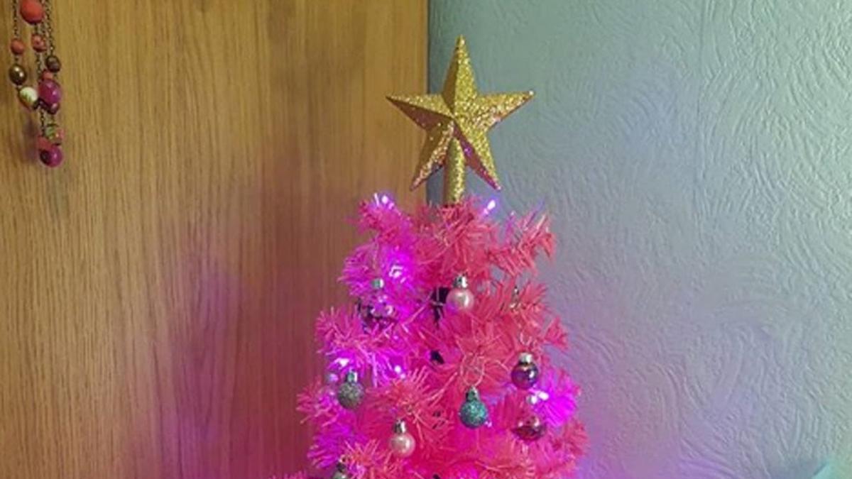 Tendencia cuqui de Navidad: árboles rosas
