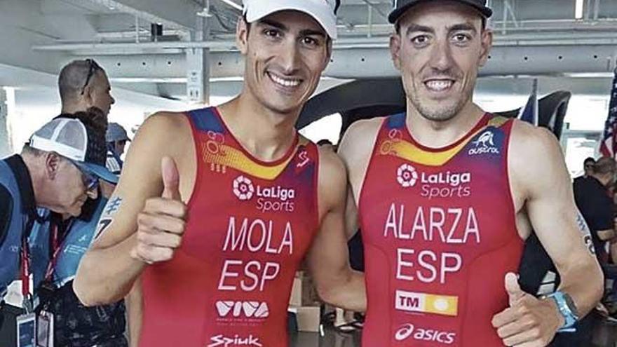 Mario Mola y Fernando Alarza, tras la disputa de la quinta prueba de las Series Mundiales.