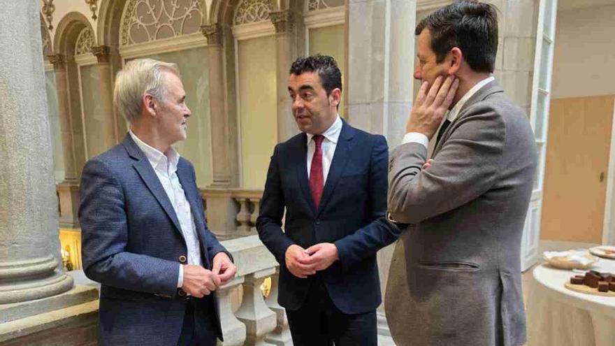 Taboada aborda el Plan Vía con López y Seijas solicita un pleno en Agolada