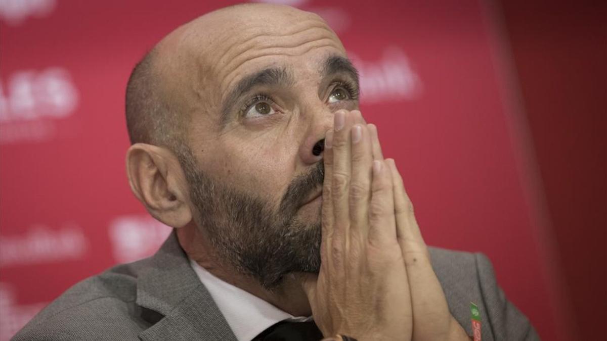 Monchi reconoció que puede cambiar de aires