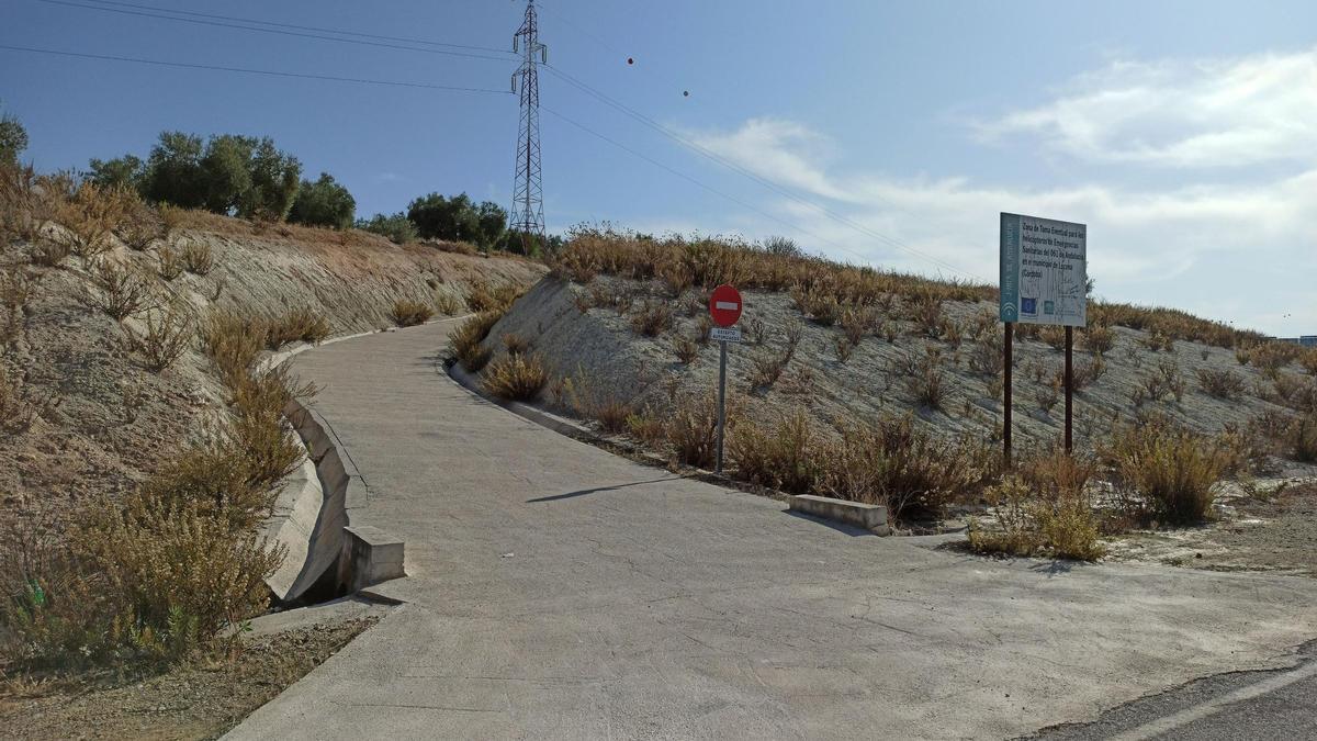 Accesos a los terrenos de la parcela otorgada a la Junta para construir un centro hospitalario.