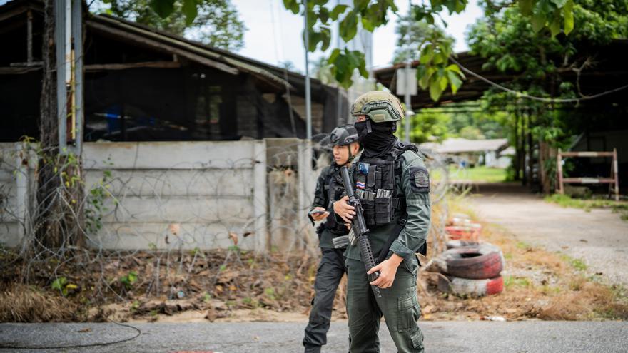 Agentes de la Policía en la región de Pattani, Tailandia.