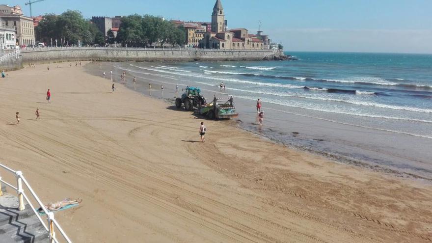 Dos máquinas retiran el ocle de San Lorenzo