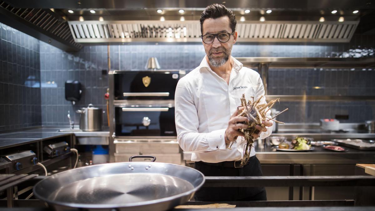 El chef Quique Dacosta en su restaurante Llisa Negra.